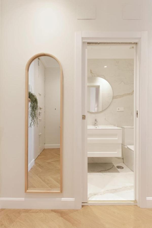Deluxe Apartment Near Gran Via Madrid Eksteriør billede
